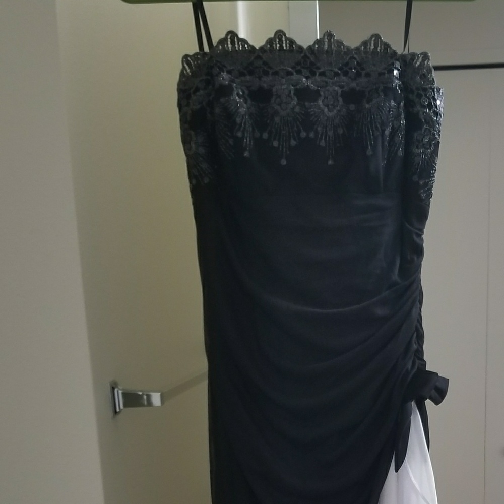 Blondie Nites Dress - Picture 1 of 4